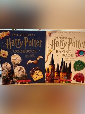 Official Harry Potter Cookbook &
Harry Potter Baking Book - Hardcover